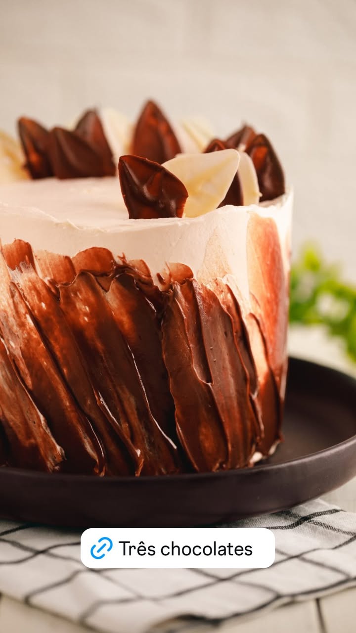 Bolo Três Chocolates