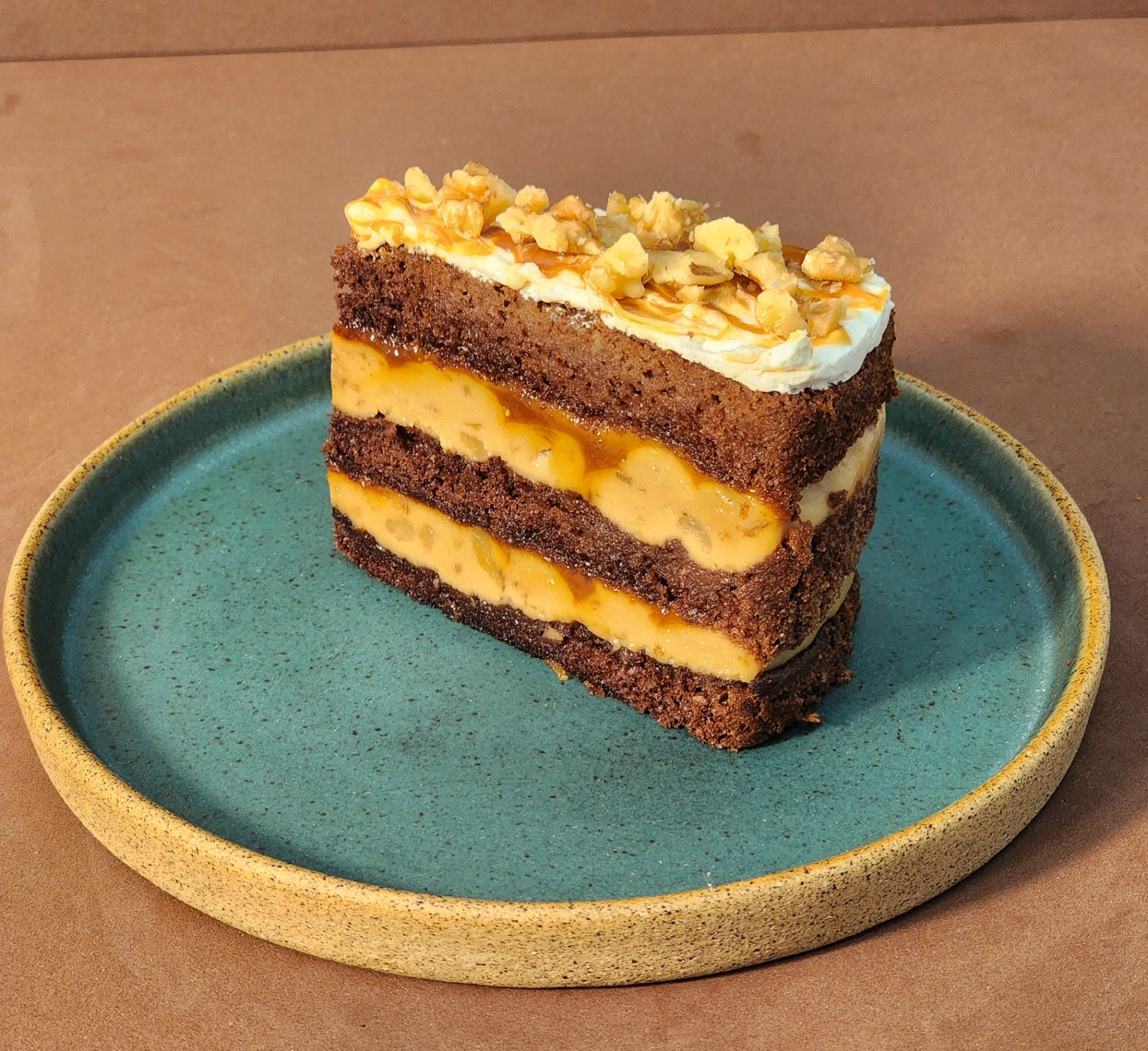 Fatia de Bolo Nozes com Caramelo